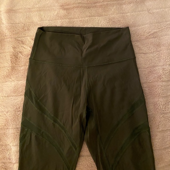 Lululemon Cropped Mesh Leggings - Picture 2 of 4
